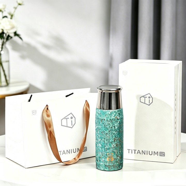 Daphne Pure Titanium Insulated Mug detail